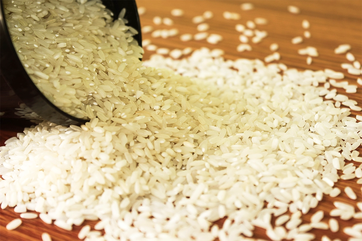 White rice bowl in wood.
