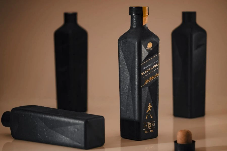 PulPac’s paper bottle for Johnnie Walker whiskey 