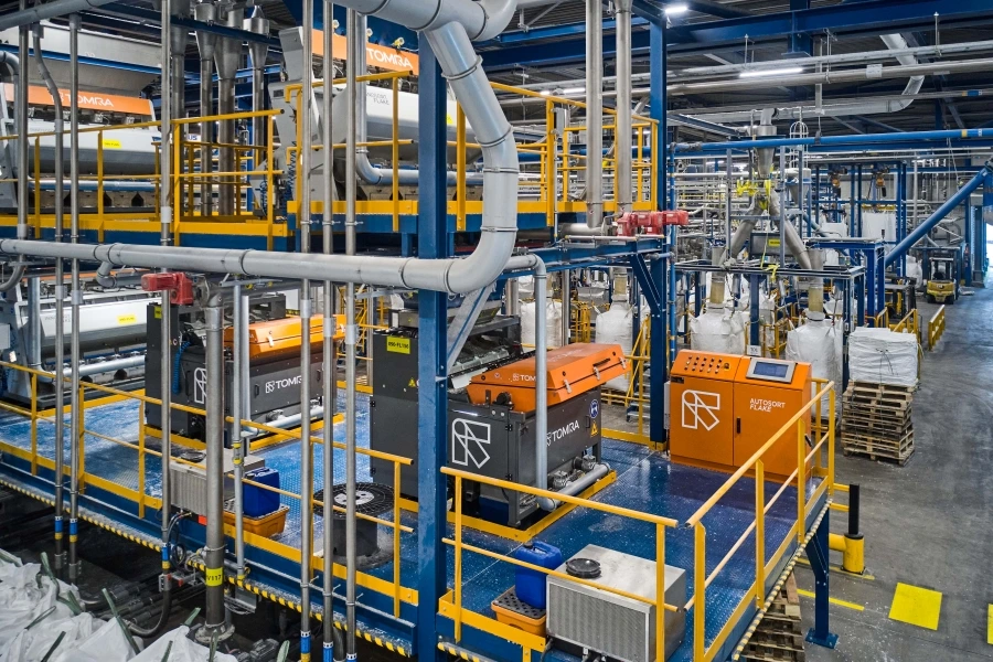 Tomra’s flake sorting units for tray-to-tray recycling at the Cirrec Netherlands facility.